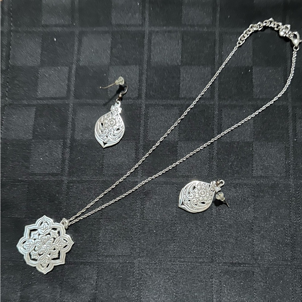 Brighton Necklace and Earrings. - Picture 2 of 2